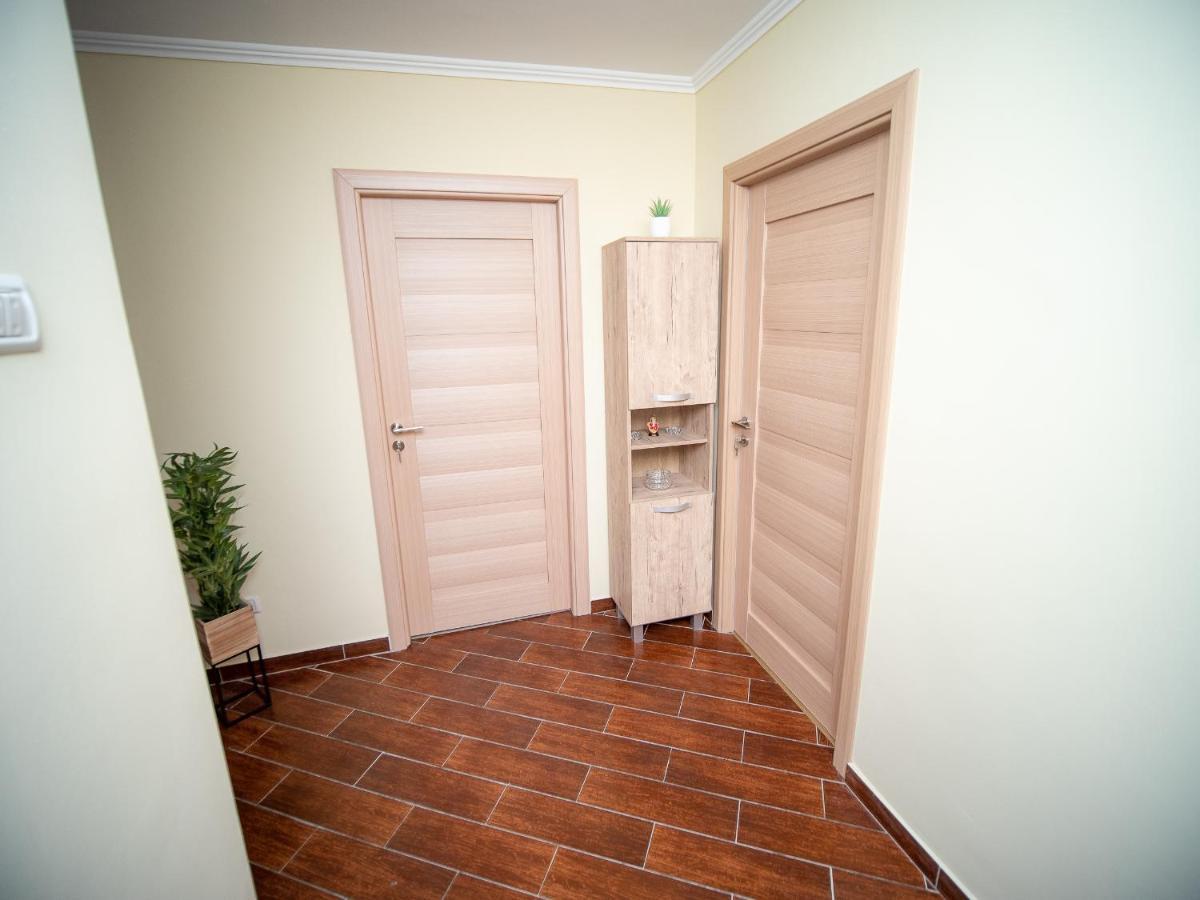 L&R Modern Apartment Otelu Rosu Εξωτερικό φωτογραφία